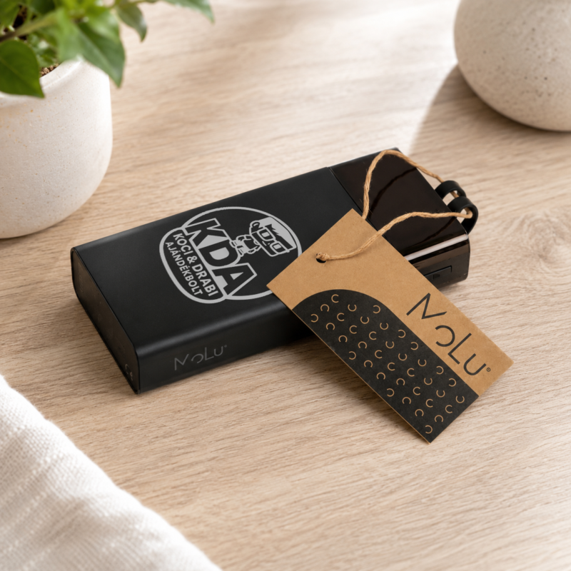 Egyedi gravírozott Marbella powerbank LCD-kijelzővel – 20 000 mAh
