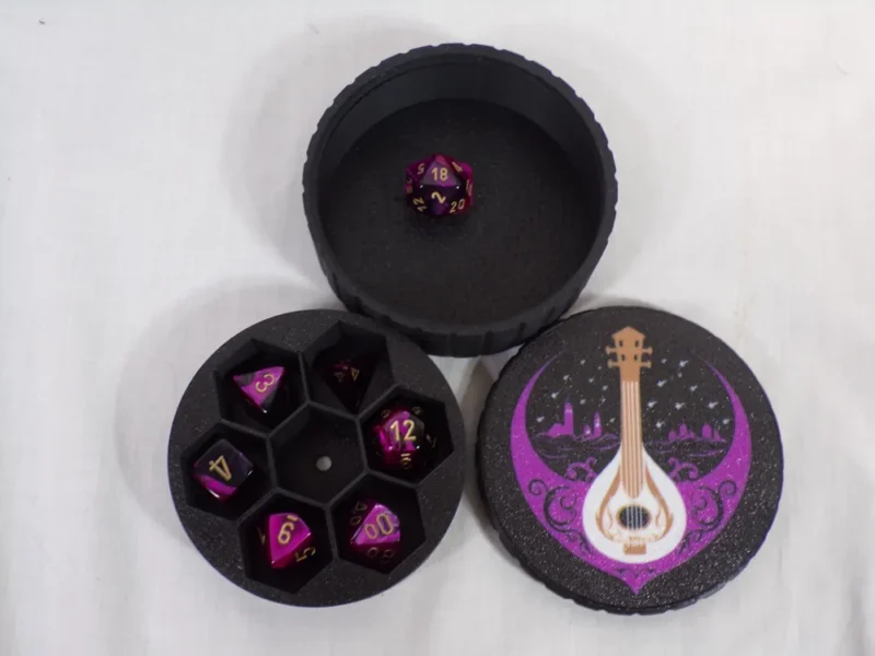 D&D kockatartó (nagy bard) D&D kockatartó (nagy bard)
