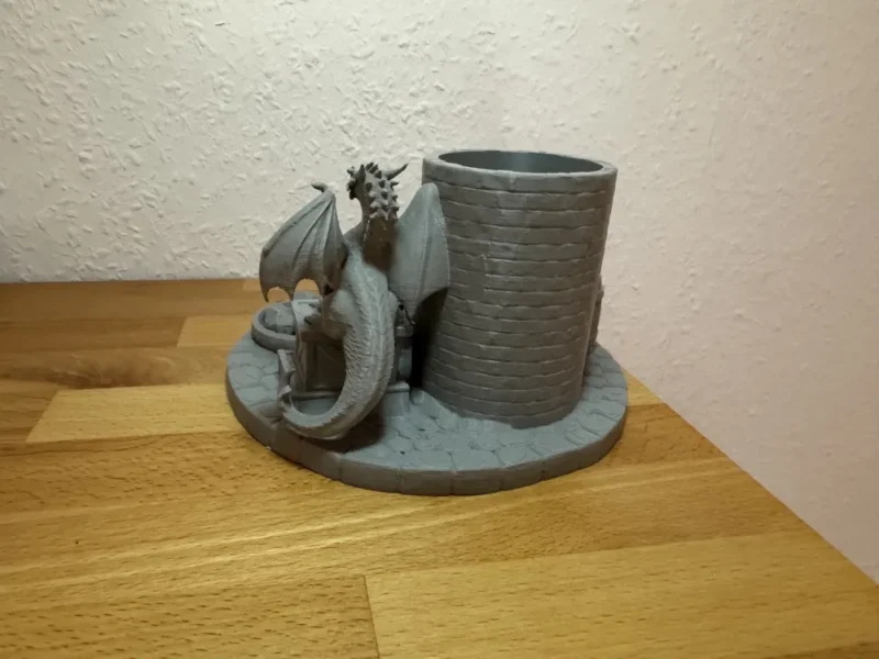 Sárkánytorony ceruzatartó dísz