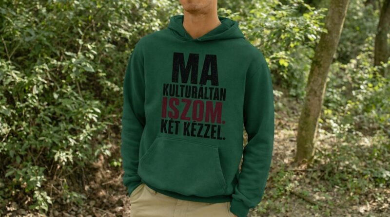 77 ket kezzel